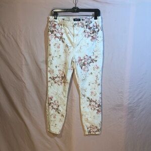 Jeans Floral Size 10/30 in Cream and Pink